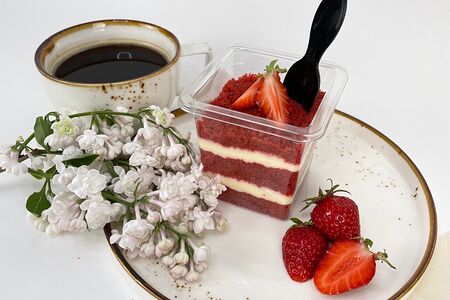 Торт Красный бархат в стакане