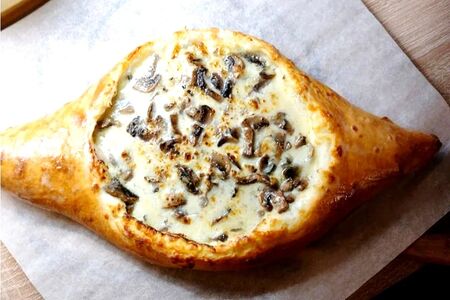 Хачапури по-аджарски с грибами