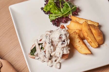 Куриный рулет с беконом