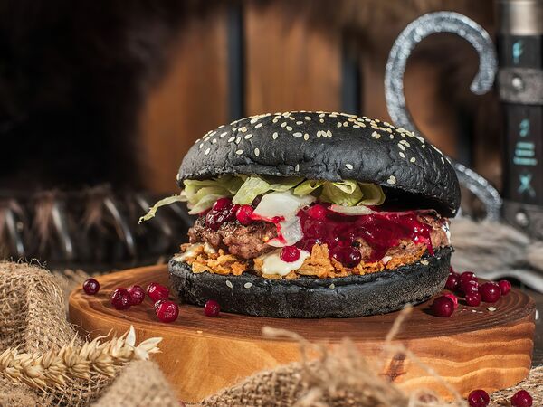 Крыжовник и сирень