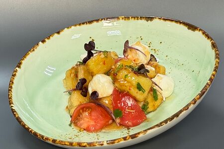 Салат с хрустящим баклажаном