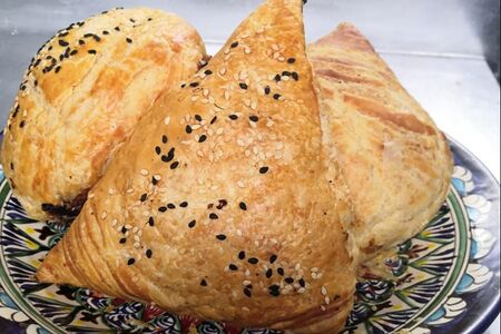 Самса с говядиной из духовки