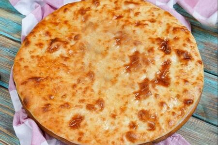 Осетинский пирог с творогом и малиной