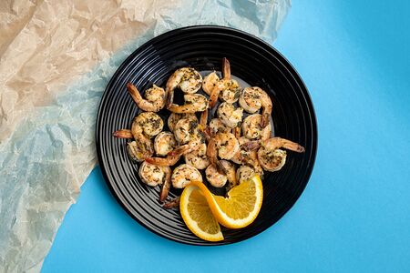 Сицилийские креветки с апельсином и миксом трав