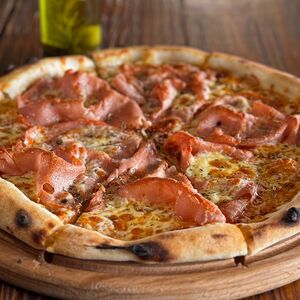 Пицца с Мортаделлой