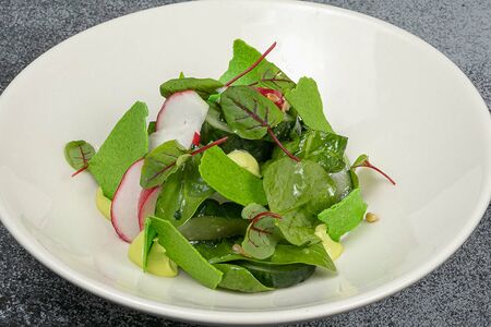 Салат из огурцов малой соли