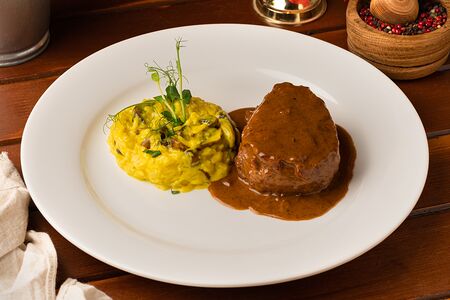 Пеппер-стейк