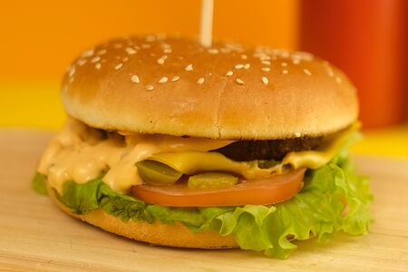 Сырный бургер