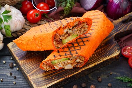 Шаурма в сырном лаваше