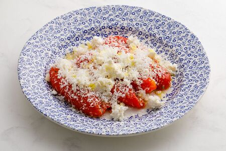 Печёные перцы с пармезаном и сыром фета