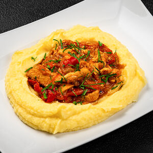 Фрикасе из курицы с картофельным пюре