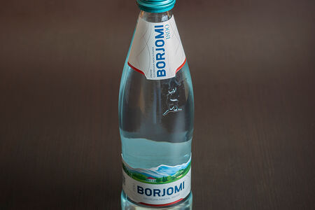 Вода Borjomi с газом
