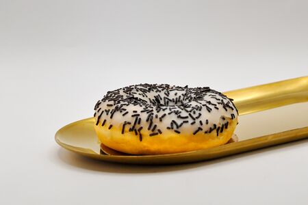 Донат с шоколадом