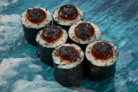 Ролл с угрем