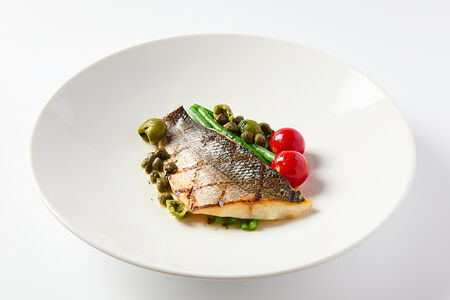 Сибас с кенийской фасолью и оливками ночералла