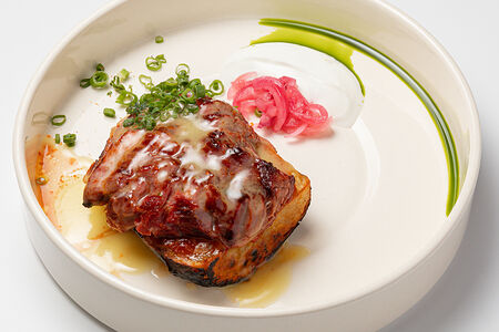 Фланк стейк, печеный картофель, пармезан, йогурт