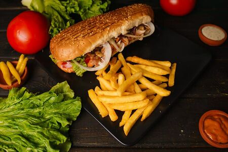 Донер в багете куриный