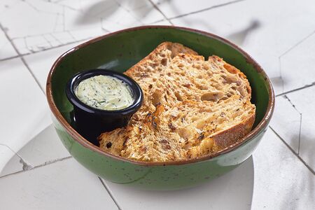 Хлеб с чесночным маслом