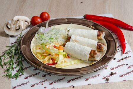 Люля-кебаб из курицы в лаваше