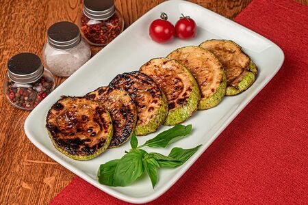 Кабачок на мангале