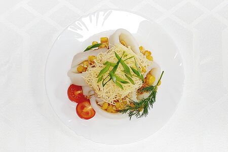 Кольца кальмаров с кукурузой и сыром