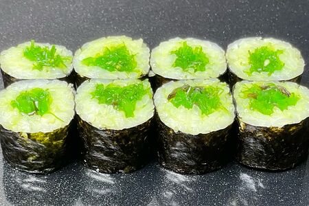 Ролл с чукой Веган