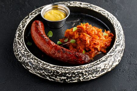 Крафтовые охотничьи колбаски с гарниром на выбор