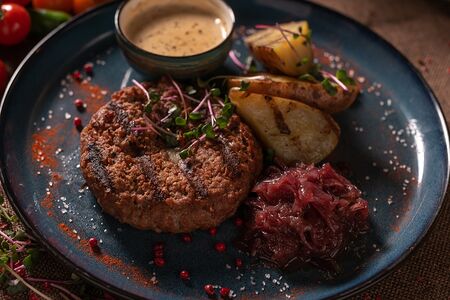 Бифштекс с моцареллой