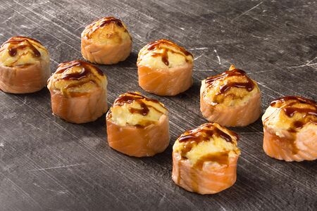 Горячий лосось