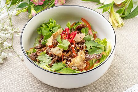 Салат из телятины в тайском стиле