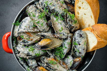 Мидии Грибной соус