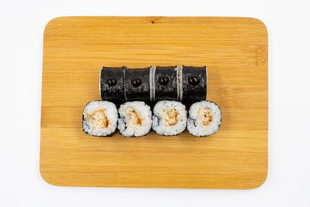 Хосомаки с угрем