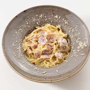 Трюфельная Карбонара с беконом и пармезаном