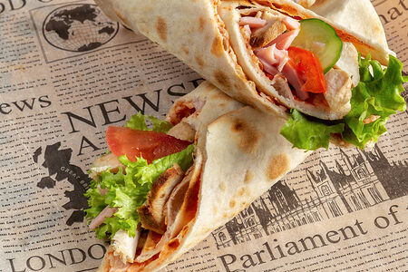 Свёрнутая пицца с салями