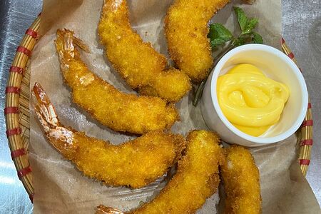 Том там бот