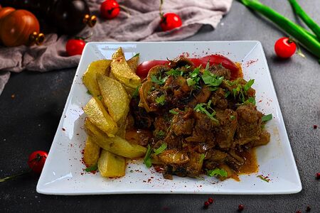 Мясо с грибами и овощами