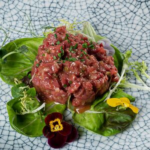 Тартар из говядины из-под ножа