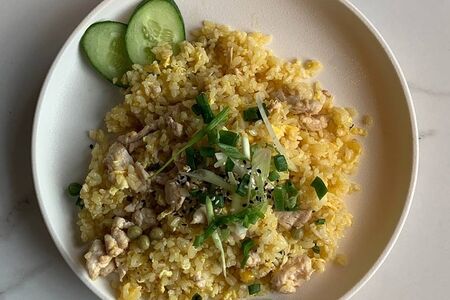Жаренный рис с курицей