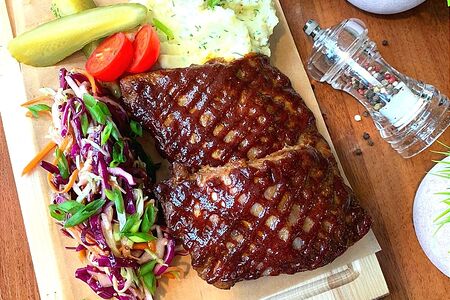 Томленые свиные ребра