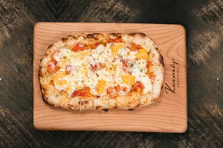 Пинса Четыре сыра  