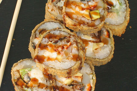 Теплый темпура ролл с угрем