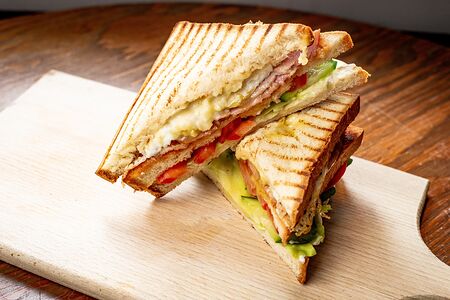 Сендвич клубный