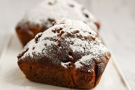 Кекс с изюмом