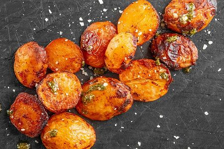 Картофель, запеченный с зеленью и пармезаном