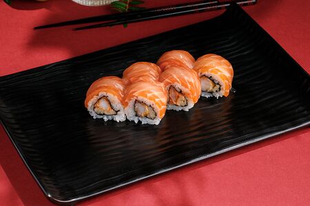 Ролл с креветкой темпура и лимонным гелем