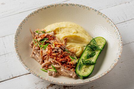 Бефстроганов с картофельным пюре