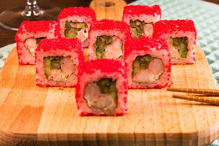 Ролл Калифорния с креветкой