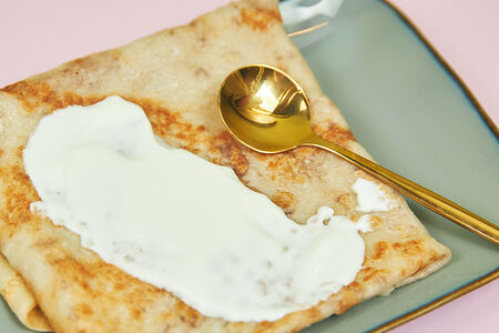 Блин со сметаной