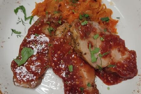 Горячая буженина с тушеной капустой