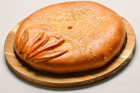 Пирог с курицей и маринованным огурчиком